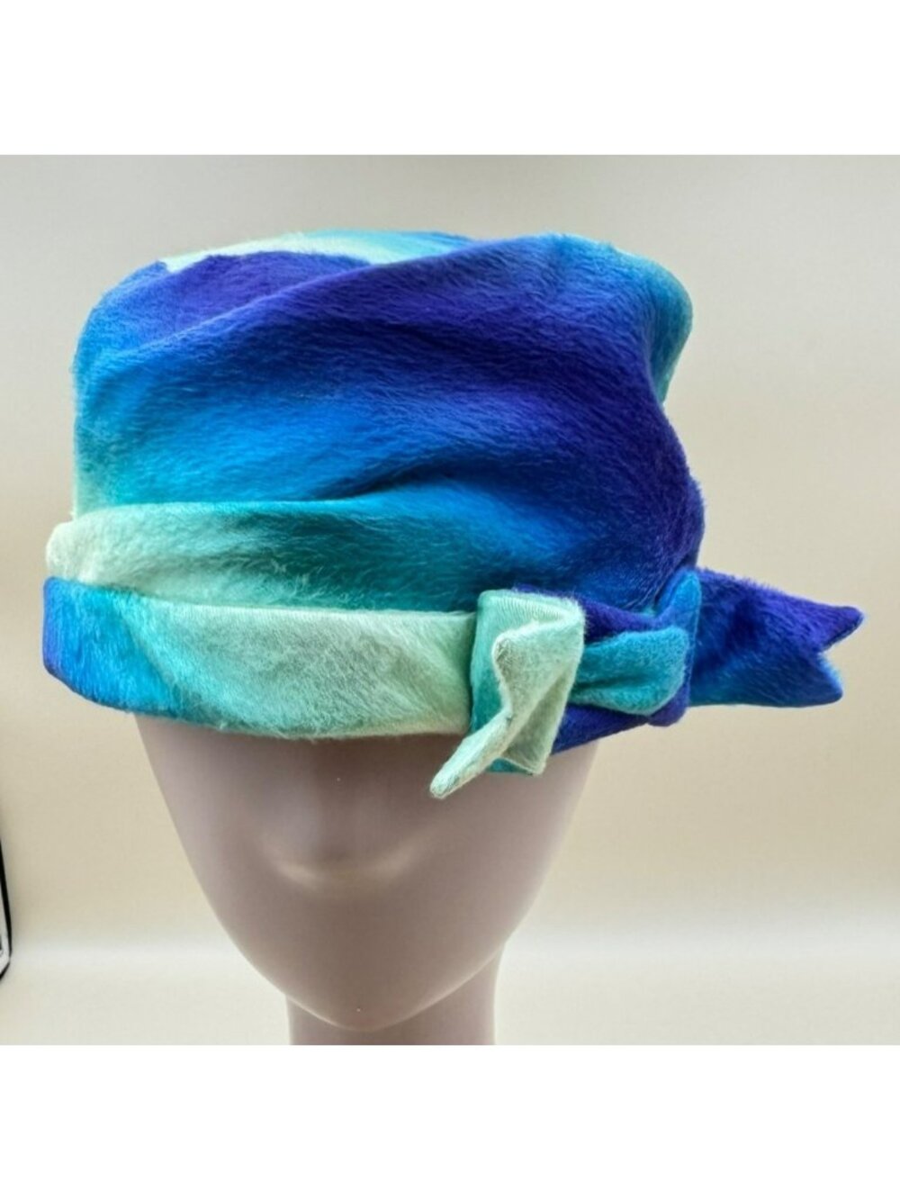 Vintage 1950s Miss Lucille for Frost Bros Felt Hat Turban Style Ombre Blue